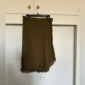 Anthropologie Green Midi A-Line Skirt Asymmetrical Ruffled 41% Wool 41 % Acrilic